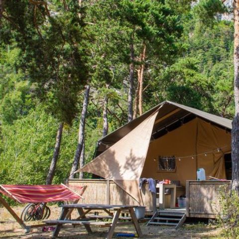 Tent 4 persons - VILLA TENT (without sanitary facilities)