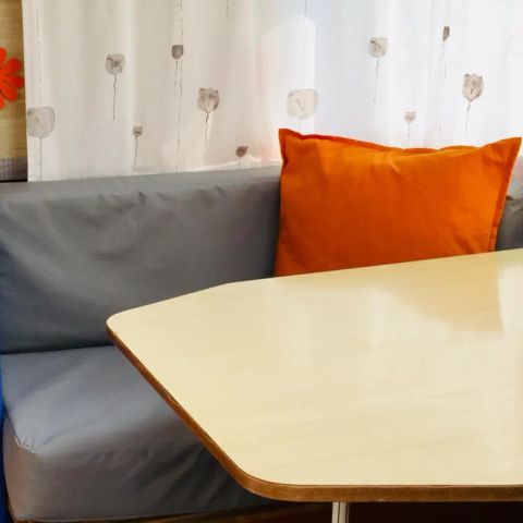 CARAVANE 2 personnes - RETRO (sans sanitaires)