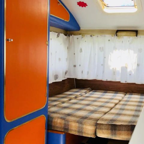 Caravane 2 personnes - RETRO (sans sanitaires)