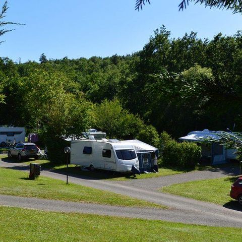 Kampeerplaats - Standplaats minimaal 110m², (huurauto optioneel)