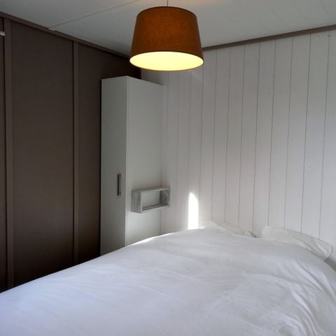 Chalet 5 personen - Chalet 32m² PREMIUM - 2 kamers + half overdekt terras + TV + LV + airconditioning