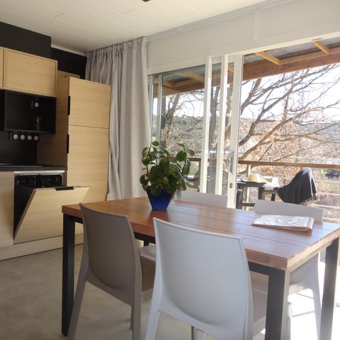 Chalet 5 persons - Chalet 32m² PREMIUM - 2 bedrooms + semi-covered terrace + TV + LV + air conditioning