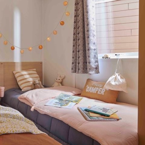 Chalet 5 Personen - Chalet Premium 28m² 2 Zimmer / halboffene Terrasse / TV / Klimaanlage