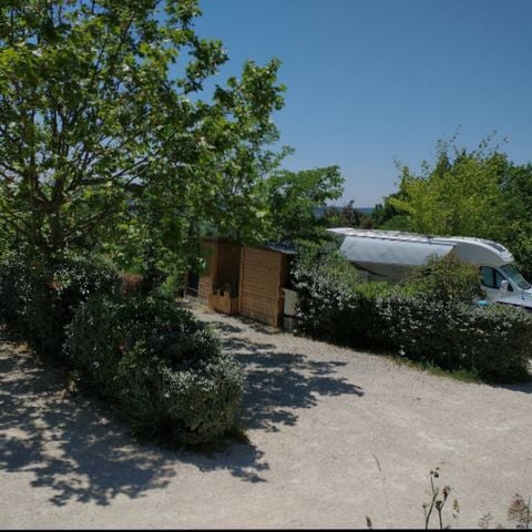 PIAZZOLA - Piazzola "firmata" + elettricità + servizi igienici privati