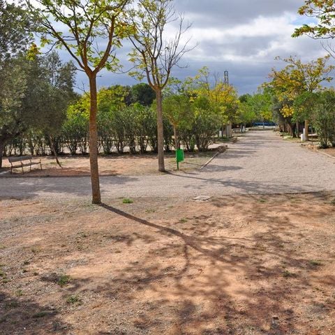 EMPLACEMENT - 2personnes, 1 voiture + caravane, camping-car ou tente