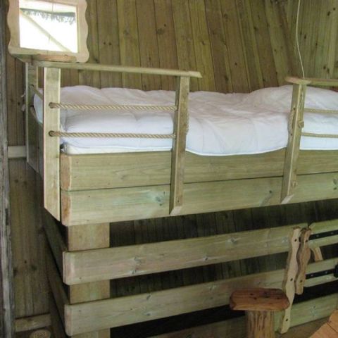 UNUSUAL ACCOMMODATION 5 people - Tree house - Cabane des Lutins