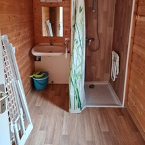 Chalet 2 persons - Confort 35m² - 1 bedroom - Air conditioning - TV - Covered terrace