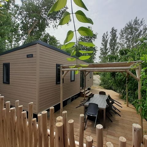 BUNGALOW 6 personnes - Premium 35m² 3 chambres + Climatisation + TV + LV + terrasse couverte