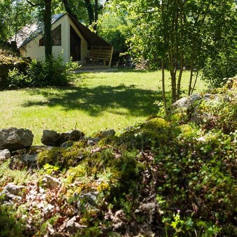 Tente en toile et en bois 4 personnes - Tente confort - 2 chambres - cuisine - sans sanitaires 4 pers.