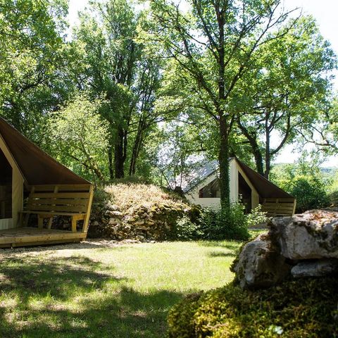 CANVAS AND WOOD TENT 4 people - Comfort tent - 2 bedrooms - kitchen - no sanitary facilities - sleeps 4