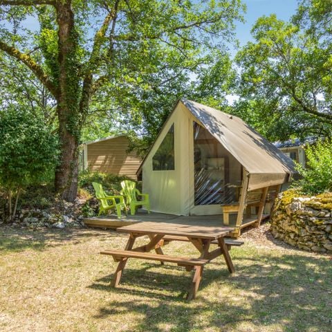 Tente en toile et en bois 4 personnes - Tente confort - 2 chambres - cuisine - sans sanitaires 4 pers.