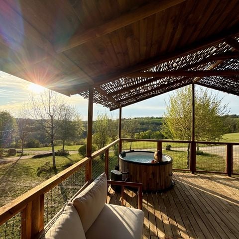 UNIEKE ACCOMMODATIE 2 personen - Cabane Minca Jacuzzi & Uitzicht op de Vallei 1 slaapkamer