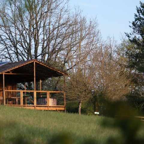 HÉBERGEMENT INSOLITE 2 personnes - Cabane Minca Jacuzzi & Vue Vallée 1 chambre