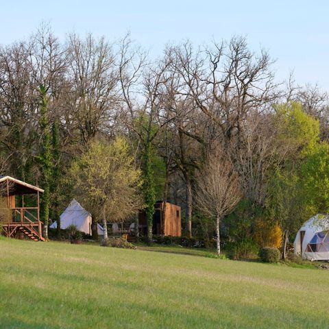 HÉBERGEMENT INSOLITE 2 personnes - Cabane Minca Jacuzzi & Vue Vallée 1 chambre