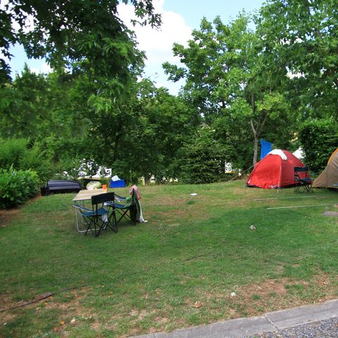 Kampeerplaats - Rando pakket (1 tent, 1 fiets of 1 motor + 10A elektriciteit)
