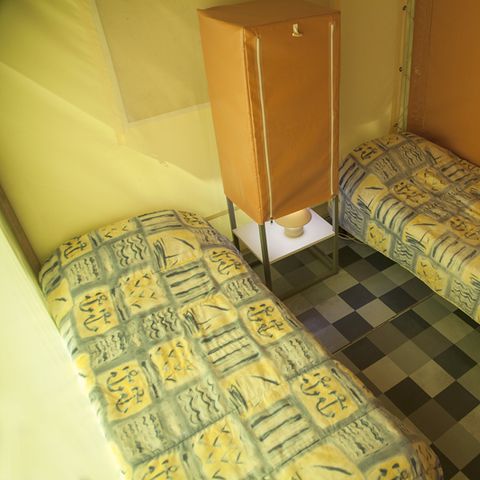 Bungalowzelt 5 personen - Standard 25 m² (2 Zimmer) mit Sanitäranlagen