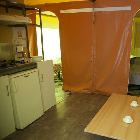 BUNGALOWTENT 5 personen - Standaard 25 m² (2 slaapkamers) met sanitair