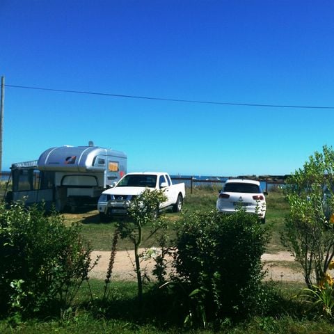 Emplacement - Forfait emplacement HIVER Camping-Car/Caravane autonome 1-2pers avec électricité 10Amp.