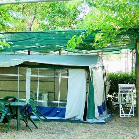CARAVAN 4 people