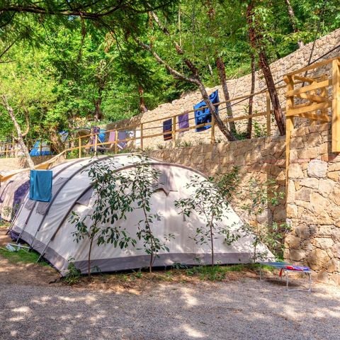 Stellplatz - GRÜN FÜR ZELT/FALTZELT O CAMPER/WOHNWAGEN