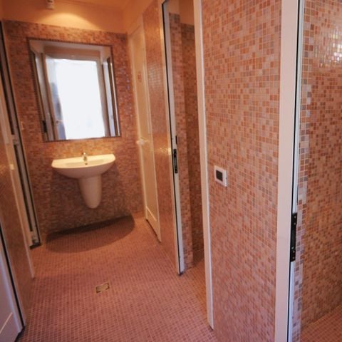 STAANPLAATS - GEEL VOOR KLEINE EN MIDDELGROTE TENTEN