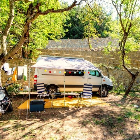 EMPLACEMENT - BLEU POUR CAMPER