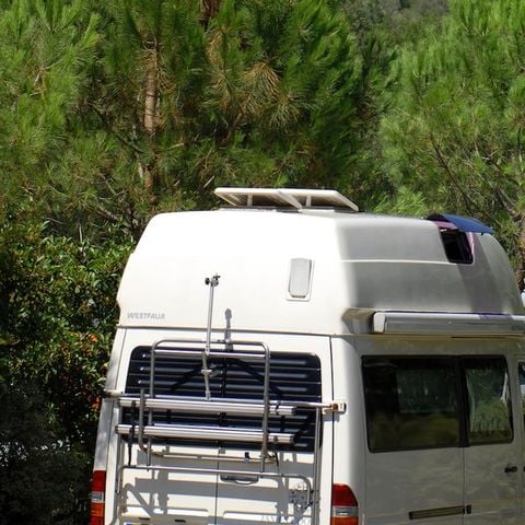 EMPLACEMENT - BLEU POUR CAMPER