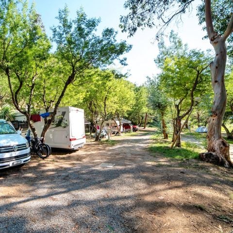 EMPLACEMENT - BLEU POUR CAMPER