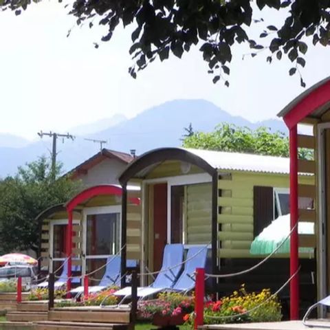 HÉBERGEMENT INSOLITE 4 personnes - Roulotte SANS SANITAIRES