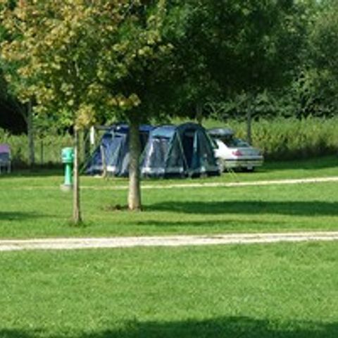 EMPLACEMENT - 2 Pers voiture tente, van, caravane, camping-car, avec Electricité