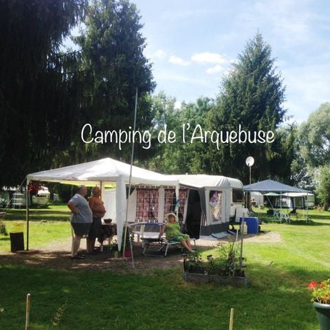 EMPLACEMENT - 2 Pers voiture tente, van, caravane, camping-car, avec Electricité