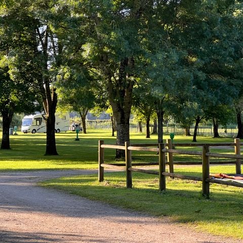 STAANPLAATS - 2 Pers zonder elektriciteit