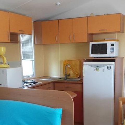 STACARAVAN 6 personen - CAMPING ACAPULCO MH 3 standaard slaapkamers (stacaravans ouder dan 12 jaar) 30m² onoverdekt houten terras