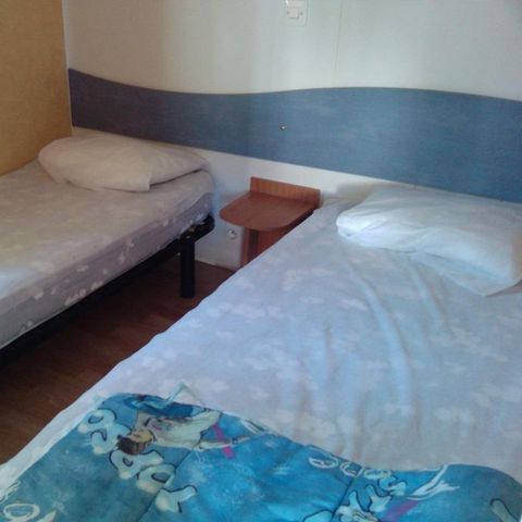 Mobilheim 6 personen - CAMPING ACAPULCO MH 3 Zimmer Budget (Mobilheim von +12 Jahren) Holzterrasse nicht überdacht 30m² 6 Pers.