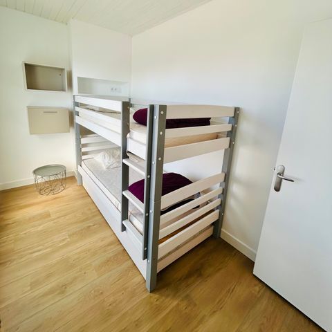 Villa 6 personas - 3 habitaciones - persona adicional posible con coste adicional, contactar con el camping