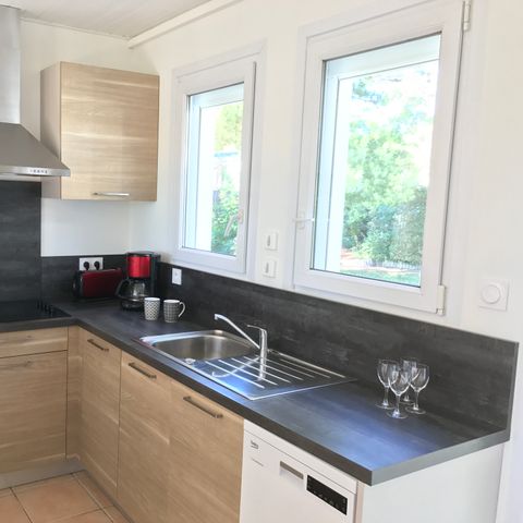 Villa 6 personas - 3 habitaciones - persona adicional posible con coste adicional, contactar con el camping