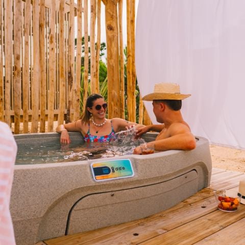 MOBILE HOME 4 people - VIP 2 rooms with SPA + CLIM *New in 2026* - VIP Pack included (linen,tv,wifi...)