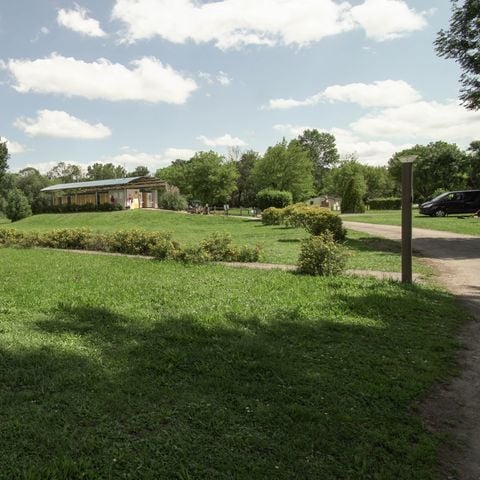 Stellplatz - Campingpauschale (Stellplatz + Auto + Strom 10A)