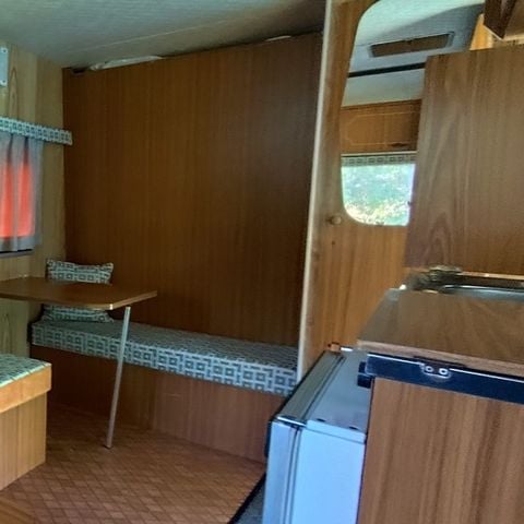 CARAVANE 4 personnes - année 70