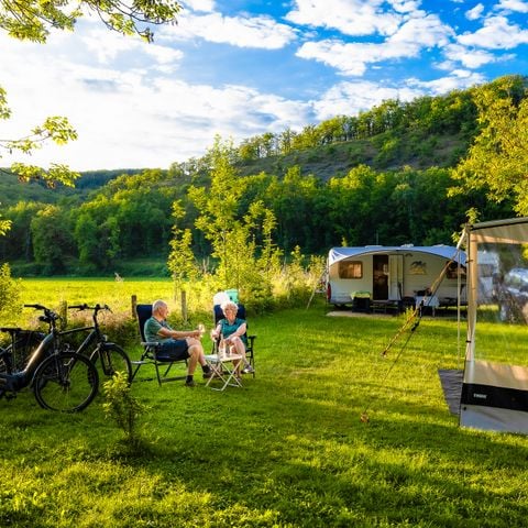 EMPLACEMENT - Emplacement avec sanitaires privatifs