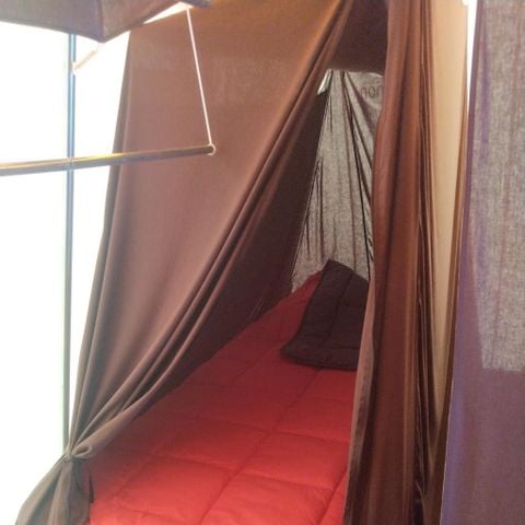 TENTE 4 personnes - Espace (sans sanitaires)