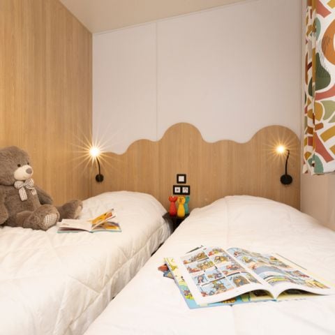 MOBILE HOME 6 people - Bungalow Sapin - 32m² with semi-covered wooden terrace