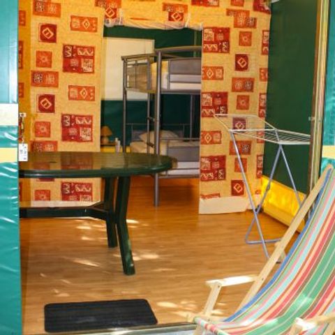 Zelt 5 Personen - Möbliertes Zelt Kiwi 25 m² + Terrasse 9 m² + Vorzelt 5 Pers.