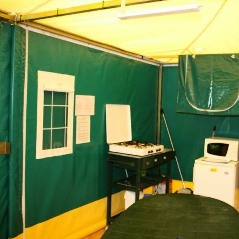 Tente en toile et en bois 5 personnes - Meublée Kiwi 3 Pièces 5 Personnes Sans Sanitaires