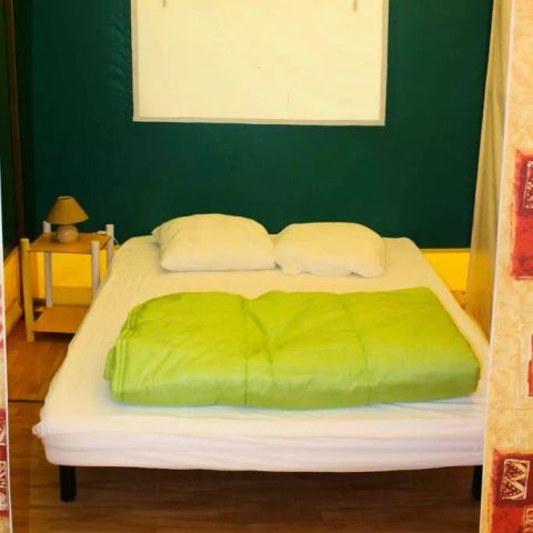 Tente en toile et en bois 5 personnes - Meublée Kiwi 3 Pièces 5 Personnes Sans Sanitaires