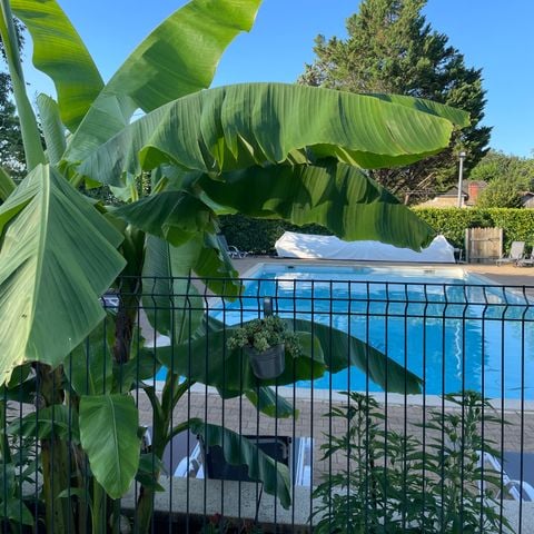 Pitch - Comfort pitch: water/electricity delimited by hedges.100 m² minimum 2/6 pers