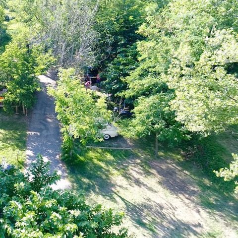 EMPLACEMENT - Emplacement + tente, caravane ou camping-car + voiture