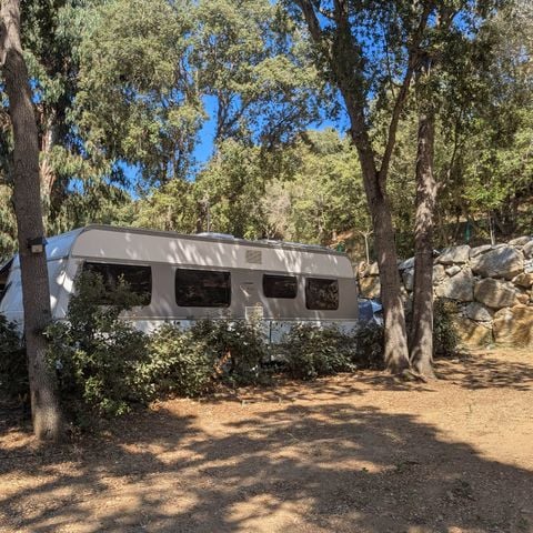 EMPLACEMENT - Camping car Confort (électricité - Fontaine eau privée)