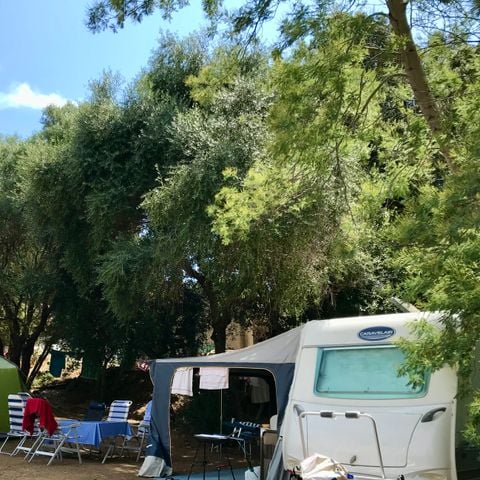 EMPLACEMENT - EMPLACEMENT CARAVANE + ELECTRICITE