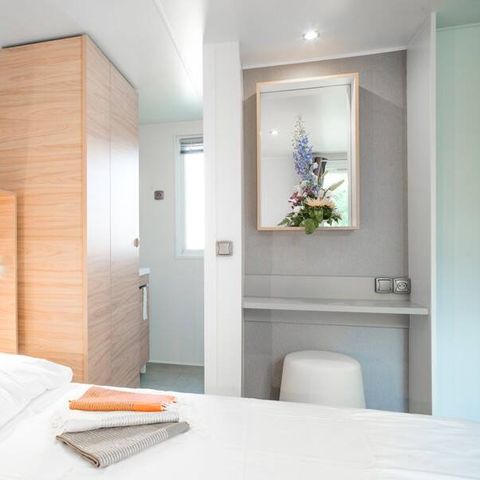 Stacaravan 4 personen - Mobile-home | Ultimate | 2 slaapkamers | 4 pers. | Verhoogd terras | 2 badkamers | Airconditioning.